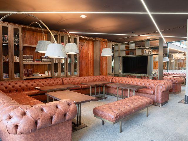 Sala de lectura Ushuaia The Mountain Hotel Arinsal Sala de lectura Ushuaia The Mountain Hotel Arinsal